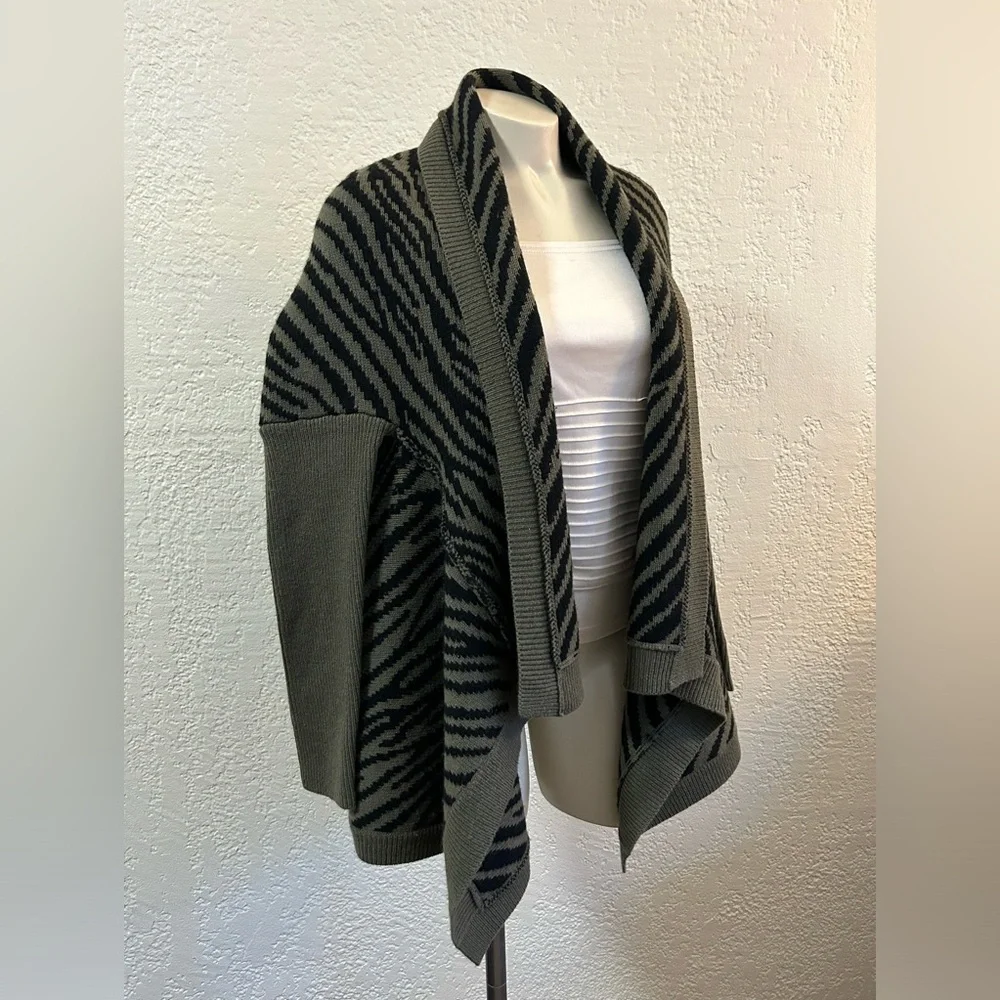 Zoe Couture wool Cashmere Striped animal print open front cascade Sweater M